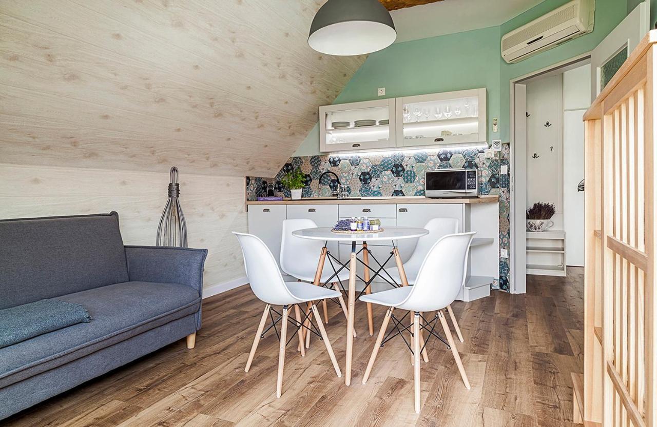 Harmonia Apartman Erkellyel Es Szaunaval 블로톤퓌레드 외부 사진