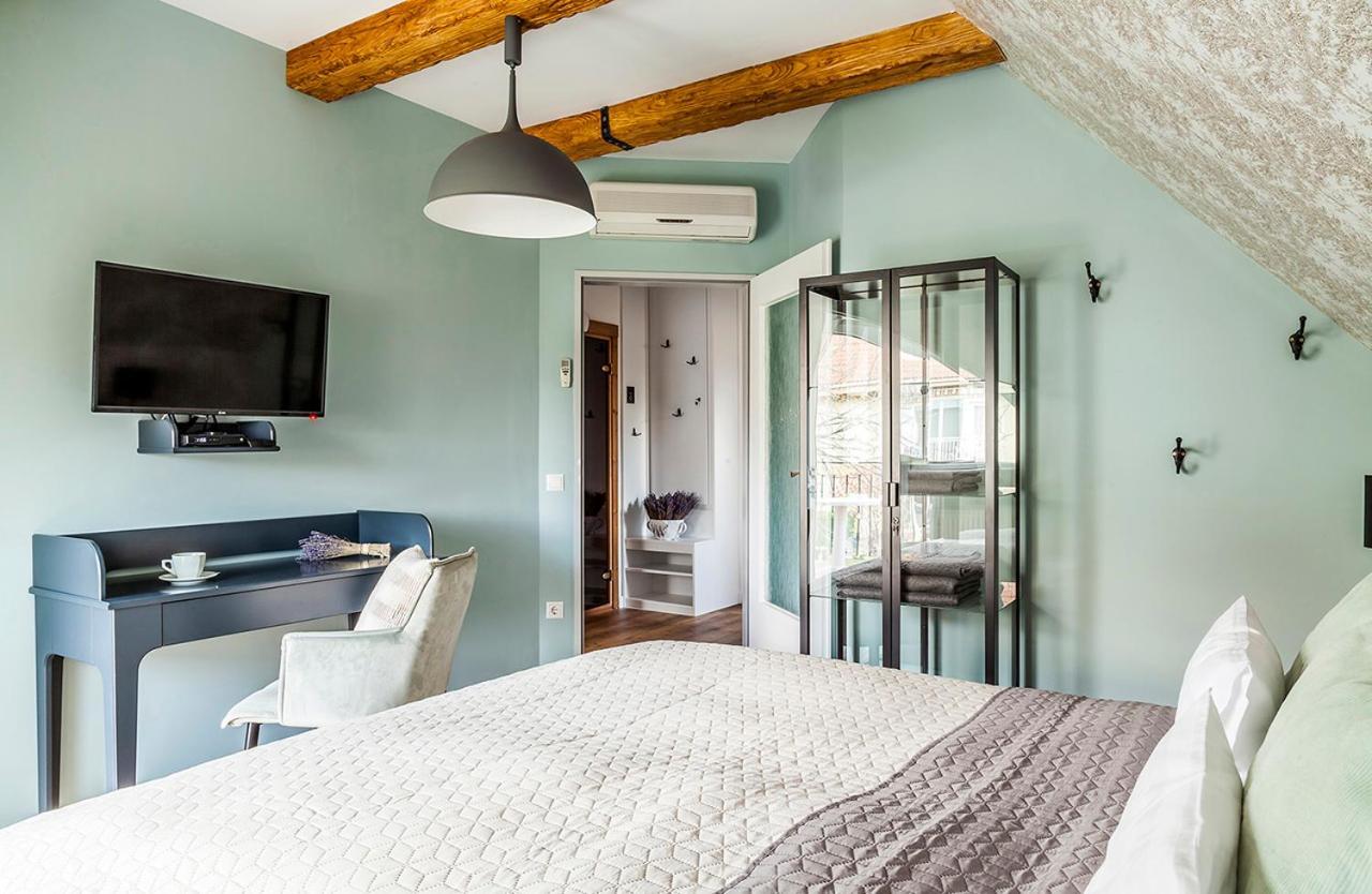 Harmonia Apartman Erkellyel Es Szaunaval 블로톤퓌레드 외부 사진